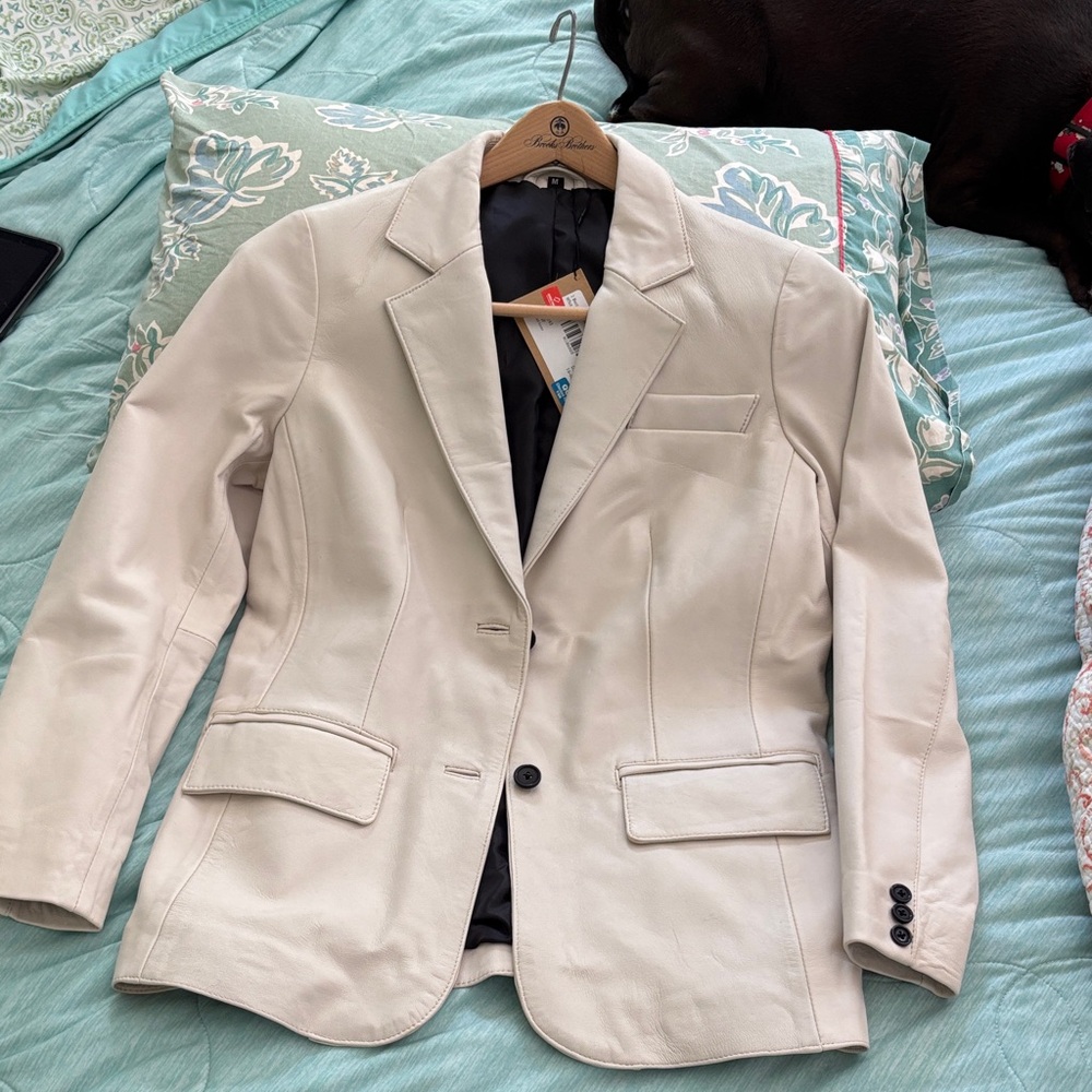 Elegant Cream Blazer